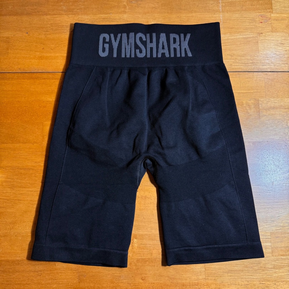 Gymshark Black Flex Cycling Biker Shorts Womens Medium Athleisure Minimalist
